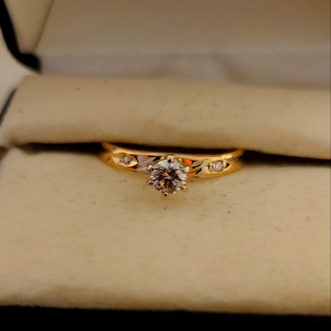 13 Ct Round Cut Solitaire Engagement Ring 14kt Gold 13 Ct Round Cut Solitaire Engagement Ring 14kt Gold